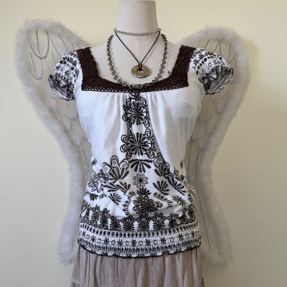 Boho 2000s White Brown Embroidered Peasant Top Cap Short Sleeve Smocked Indie